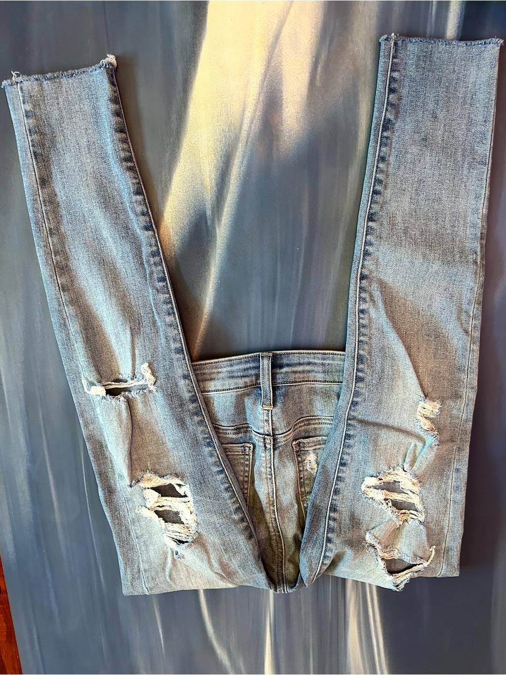 American Eagle Light Wash Distressed Skinny Super Stretch Jeans Sz 2